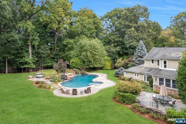 85 Vanderbeck Lane, Mahwah, NJ 07430