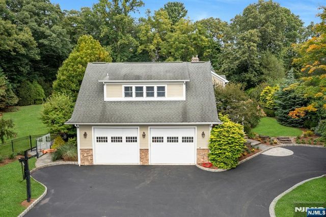 85 Vanderbeck Lane, Mahwah, NJ 07430
