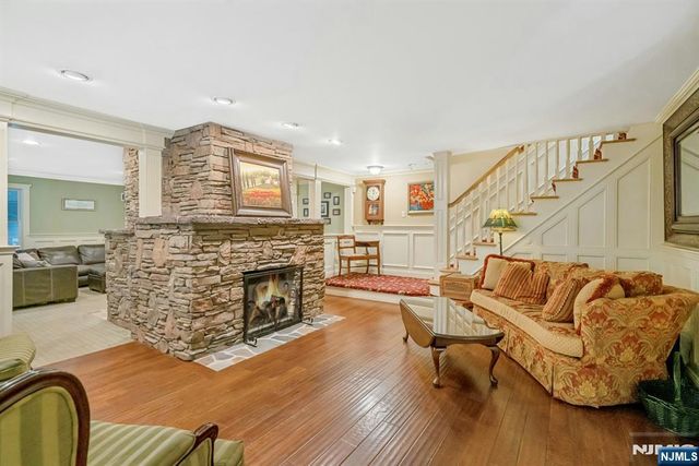 85 Vanderbeck Lane, Mahwah, NJ 07430
