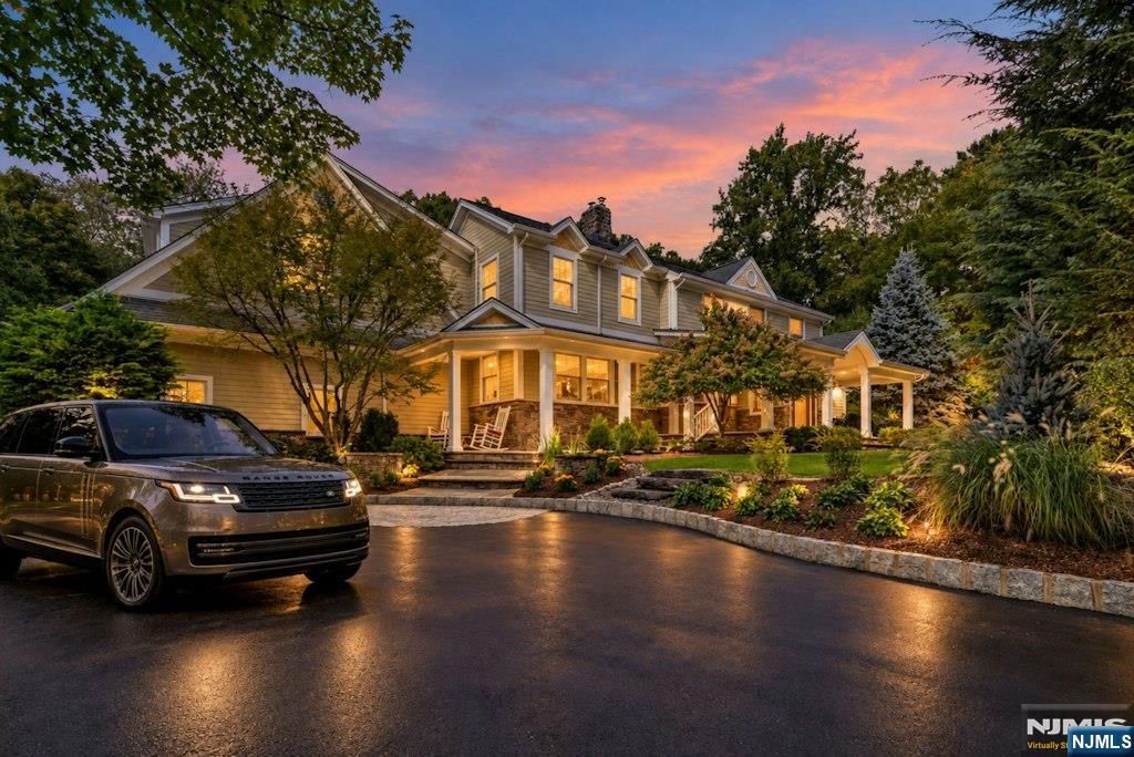 85 Vanderbeck Lane, Mahwah, NJ 07430