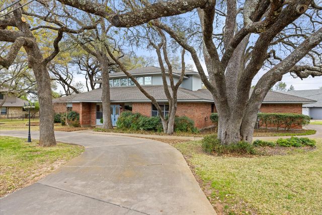 5116 Fairway Circle, Granbury, TX 76049