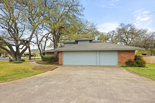 5116 Fairway Circle, Granbury, TX 76049
