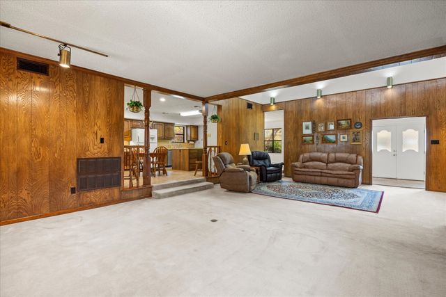5116 Fairway Circle, Granbury, TX 76049