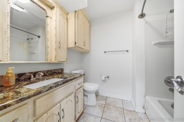 4331 S Detroit Avenue, Tulsa, OK 74105