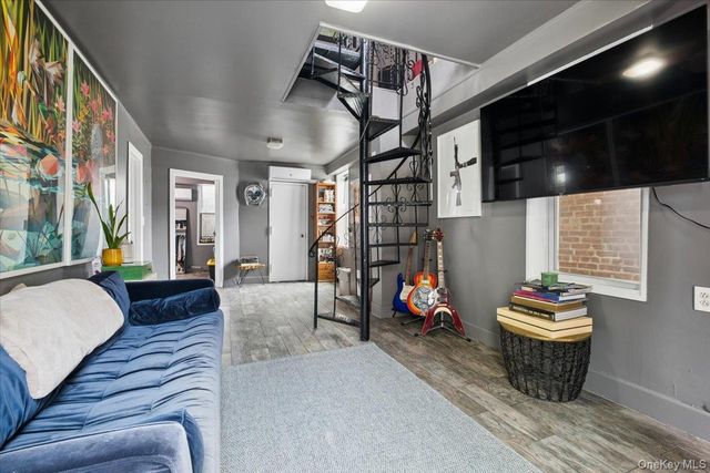 2760 Hering Avenue, Bronx, NY 10469
