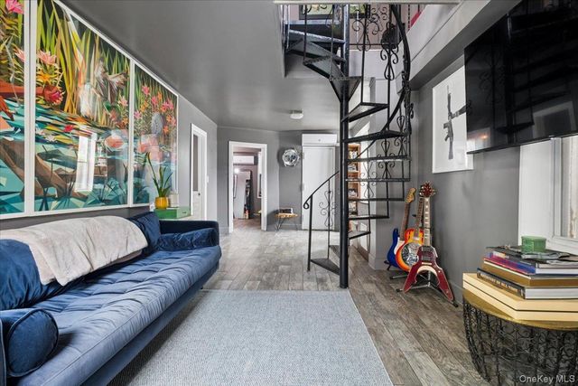 2760 Hering Avenue, Bronx, NY 10469