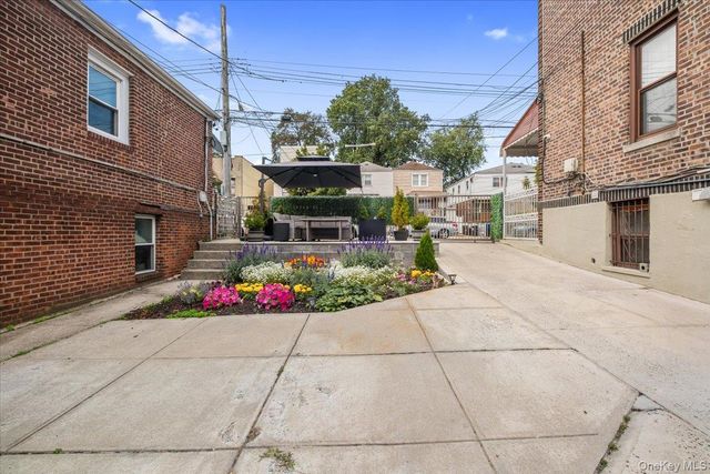 2760 Hering Avenue, Bronx, NY 10469