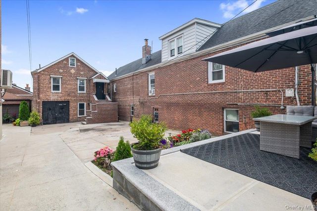 2760 Hering Avenue, Bronx, NY 10469