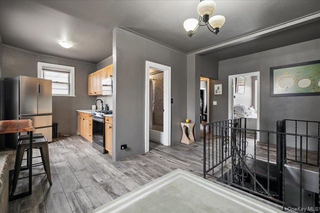2760 Hering Avenue, Bronx, NY 10469