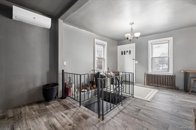 2760 Hering Avenue, Bronx, NY 10469