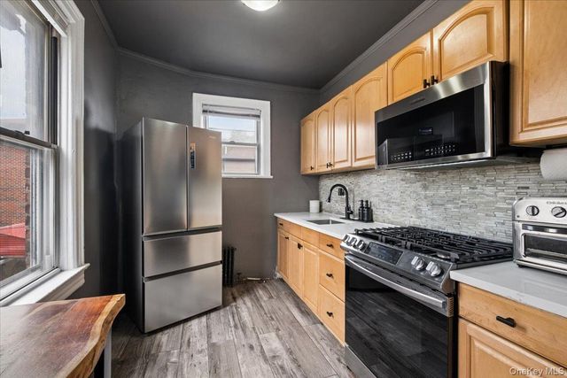 2760 Hering Avenue, Bronx, NY 10469