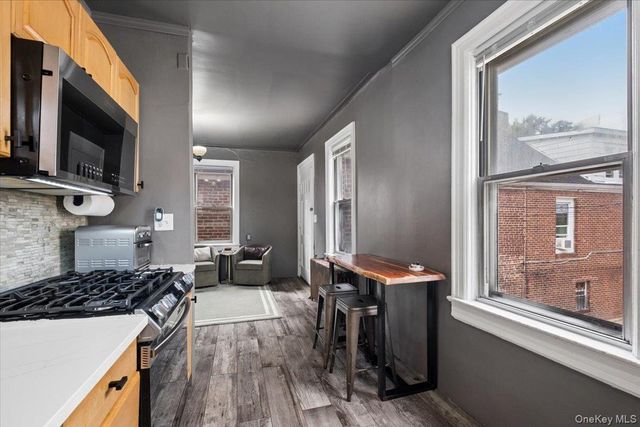 2760 Hering Avenue, Bronx, NY 10469