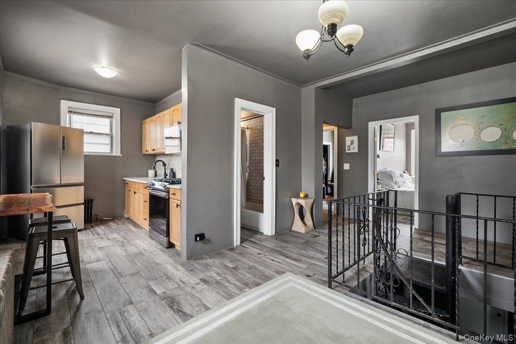 2760 Hering Avenue, Bronx, NY 10469 — photo 4