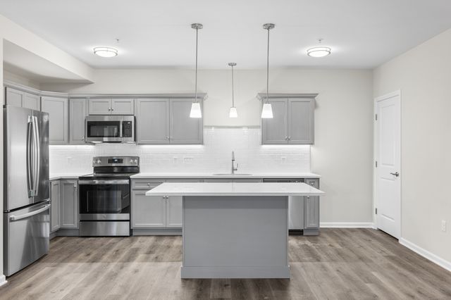 64 East Mitchell Avenue 16, Cheshire, CT 06410