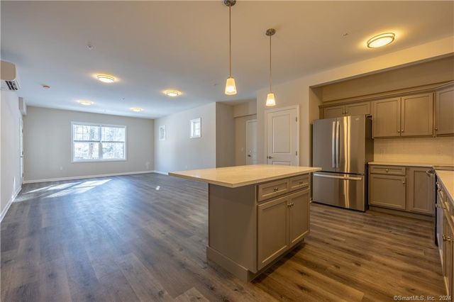 64 East Mitchell Avenue 16, Cheshire, CT 06410