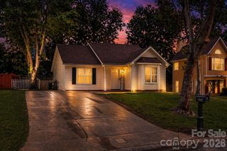 7442 Crestside Lane, Charlotte, NC 28227