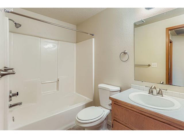 15986 Sw BULRUSH Ln, Tigard, OR 97223