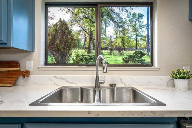 11365 Shadow Ln, Browns Valley, CA 95918