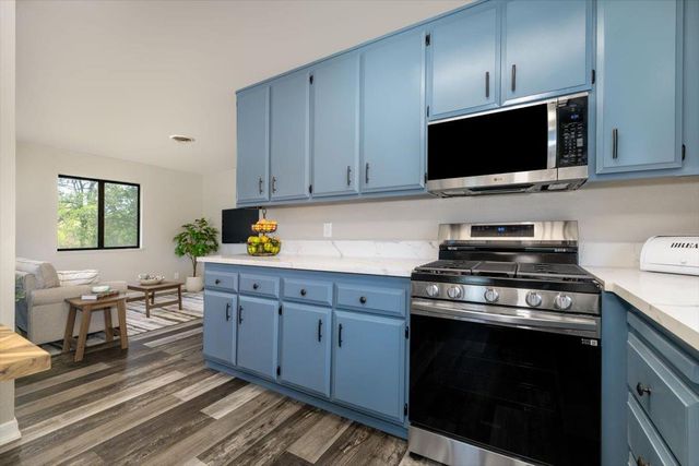 11365 Shadow Ln, Browns Valley, CA 95918