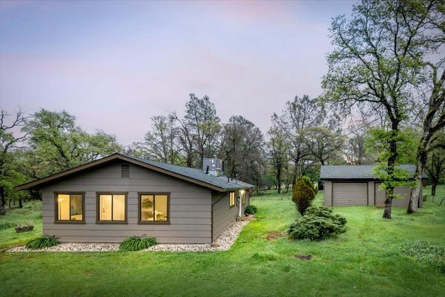 11365 Shadow Ln, Browns Valley, CA 95918