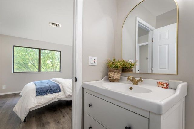 11365 Shadow Ln, Browns Valley, CA 95918