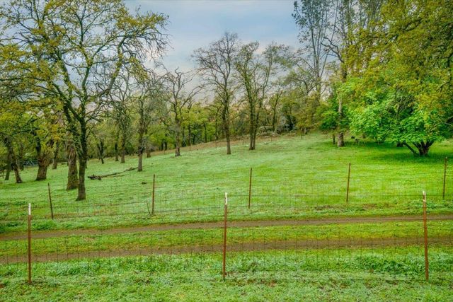 11365 Shadow Ln, Browns Valley, CA 95918