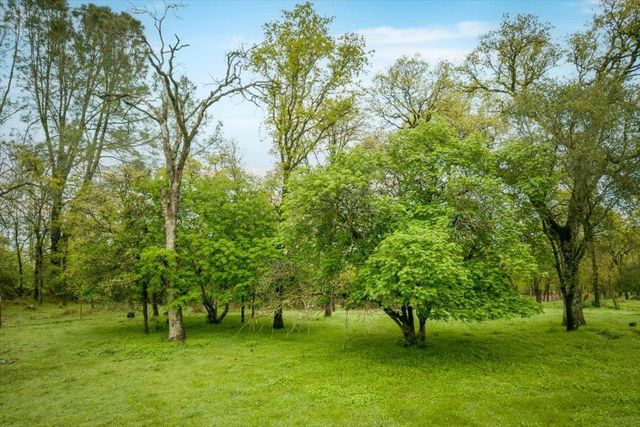 11365 Shadow Ln, Browns Valley, CA 95918