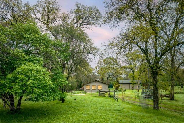 11365 Shadow Ln, Browns Valley, CA 95918