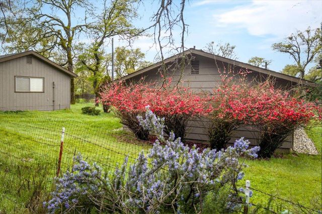 11365 Shadow Ln, Browns Valley, CA 95918