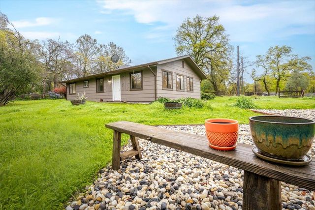 11365 Shadow Ln, Browns Valley, CA 95918