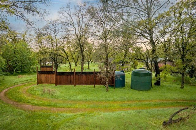 11365 Shadow Ln, Browns Valley, CA 95918