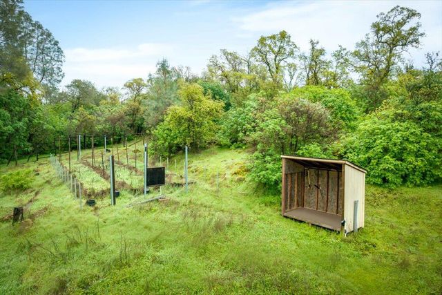 11365 Shadow Ln, Browns Valley, CA 95918
