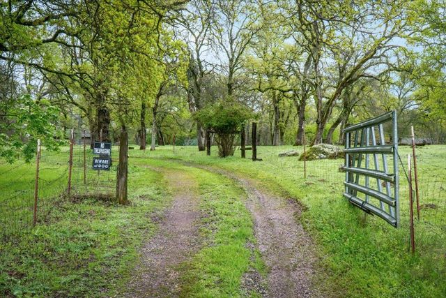 11365 Shadow Ln, Browns Valley, CA 95918