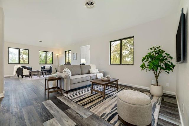 11365 Shadow Ln, Browns Valley, CA 95918