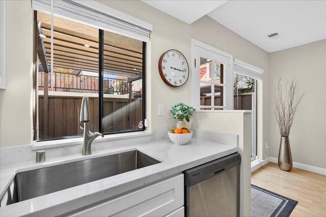 582 Pimlico Court, Walnut Creek, CA 94597