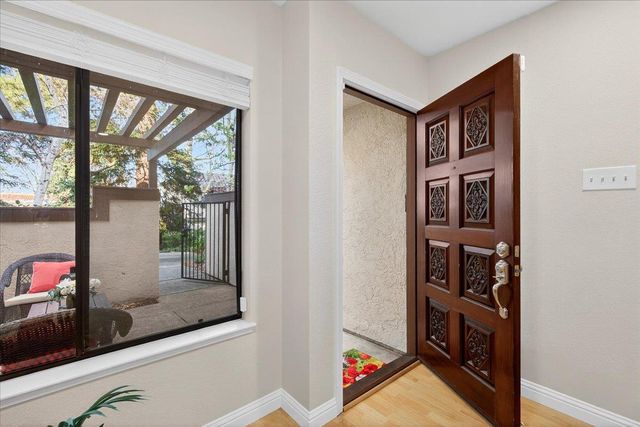 582 Pimlico Court, Walnut Creek, CA 94597