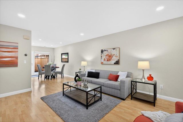 582 Pimlico Court, Walnut Creek, CA 94597