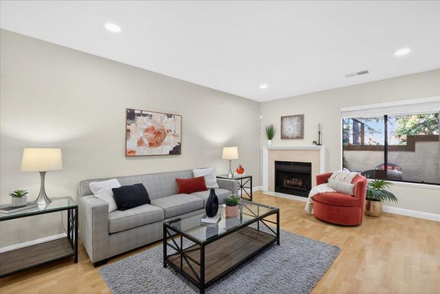 582 Pimlico Court, Walnut Creek, CA 94597