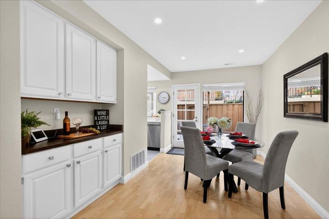 582 Pimlico Court, Walnut Creek, CA 94597