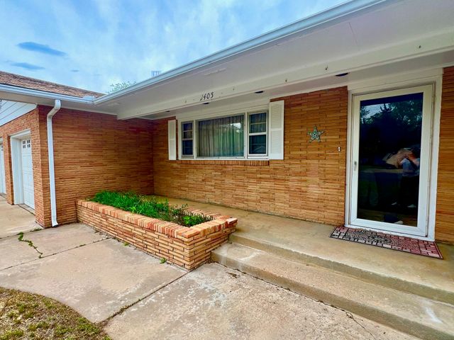 1405 N Roosevelt Ave, Liberal, KS 67901