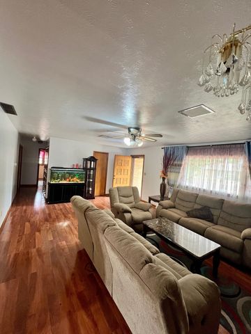 1405 N Roosevelt Ave, Liberal, KS 67901