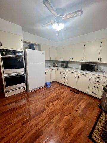 1405 N Roosevelt Ave, Liberal, KS 67901