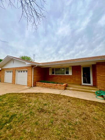 1405 N Roosevelt Ave, Liberal, KS 67901