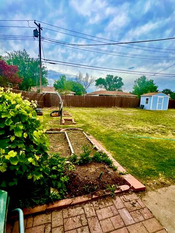 1405 N Roosevelt Ave, Liberal, KS 67901