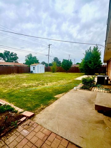 1405 N Roosevelt Ave, Liberal, KS 67901