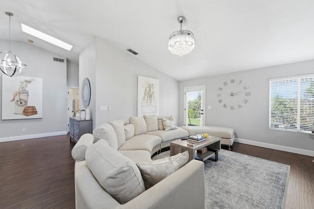 3409 Friar Tuck Way, Modesto, CA 95355