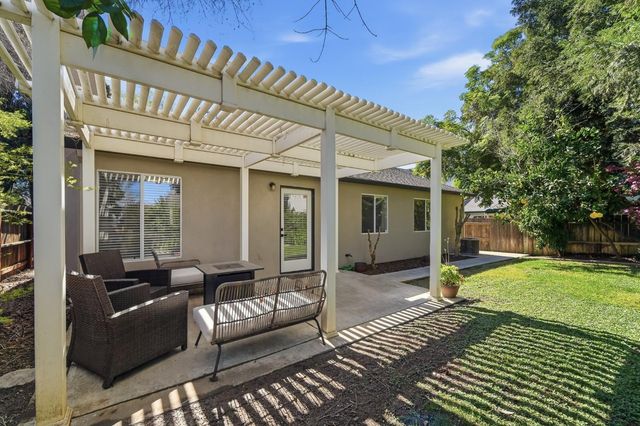 3409 Friar Tuck Way, Modesto, CA 95355