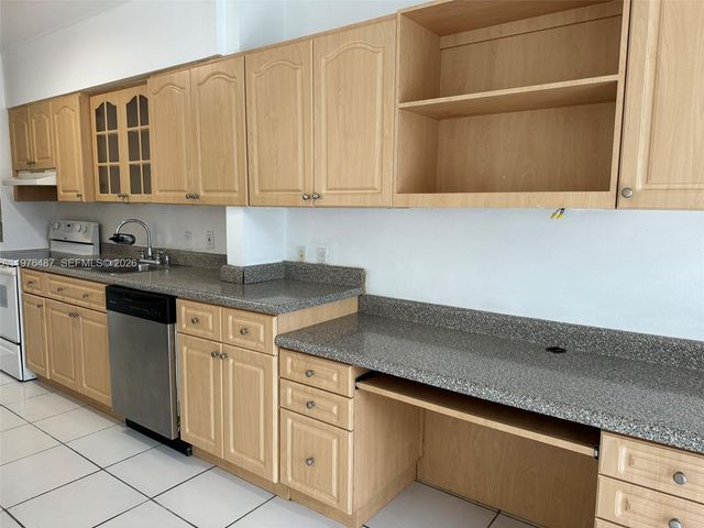 10210 Collins Ave 107, Bal Harbour, FL 33154