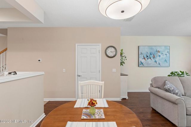 6975 ROUNDLEAF Drive, Jacksonville, FL 32258