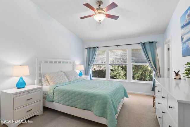 6975 ROUNDLEAF Drive, Jacksonville, FL 32258